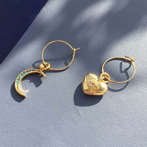 Boucles d'Oreilles Charm Lune Cristal Turquoise & Cœur – Plaquées Or 24 Carats, Mini Créoles - Smiles shop
