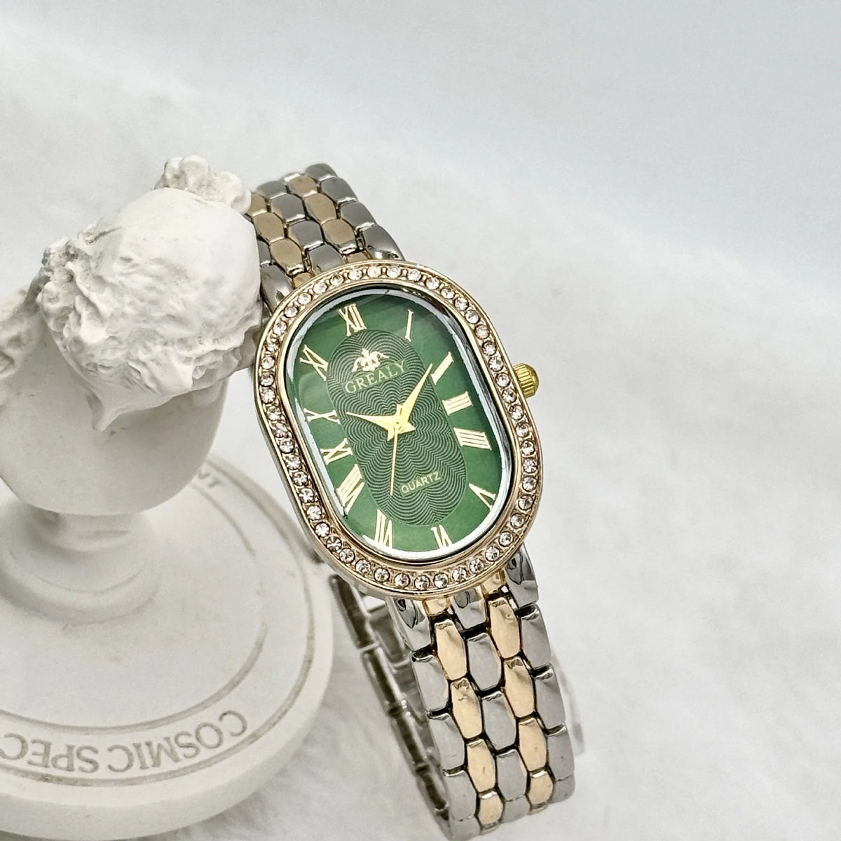 Montre Femme Luxe Ovale – Chiffres Romains & Diamants Quartz - Smiles shop