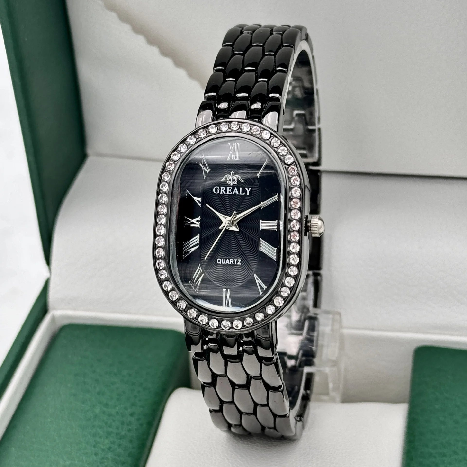 Montre Femme Luxe Ovale – Chiffres Romains & Diamants Quartz - Smiles shop