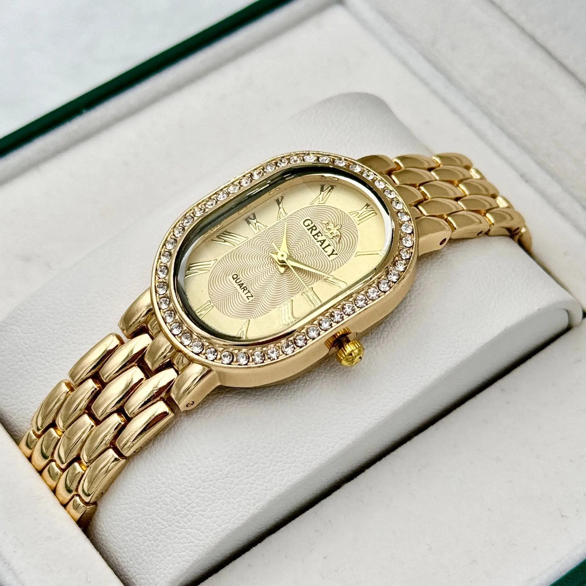Montre Femme Luxe Ovale – Chiffres Romains & Diamants Quartz - Smiles shop