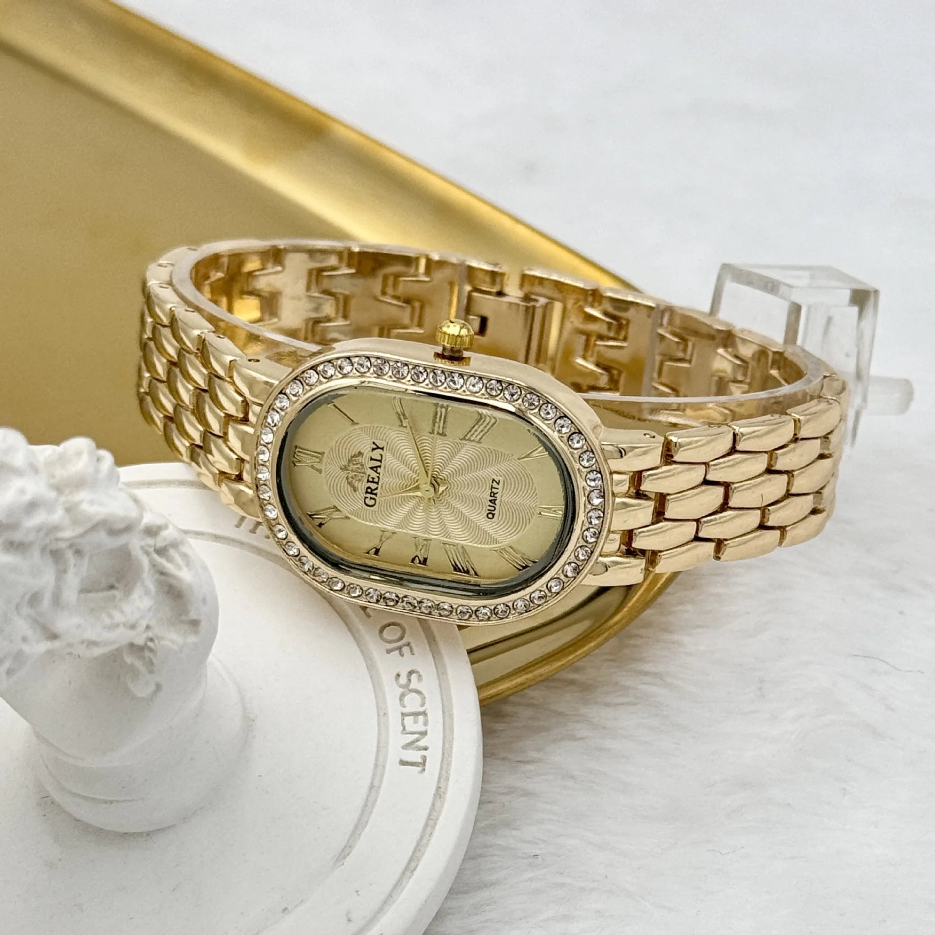 Montre Femme Luxe Ovale – Chiffres Romains & Diamants Quartz - Smiles shop