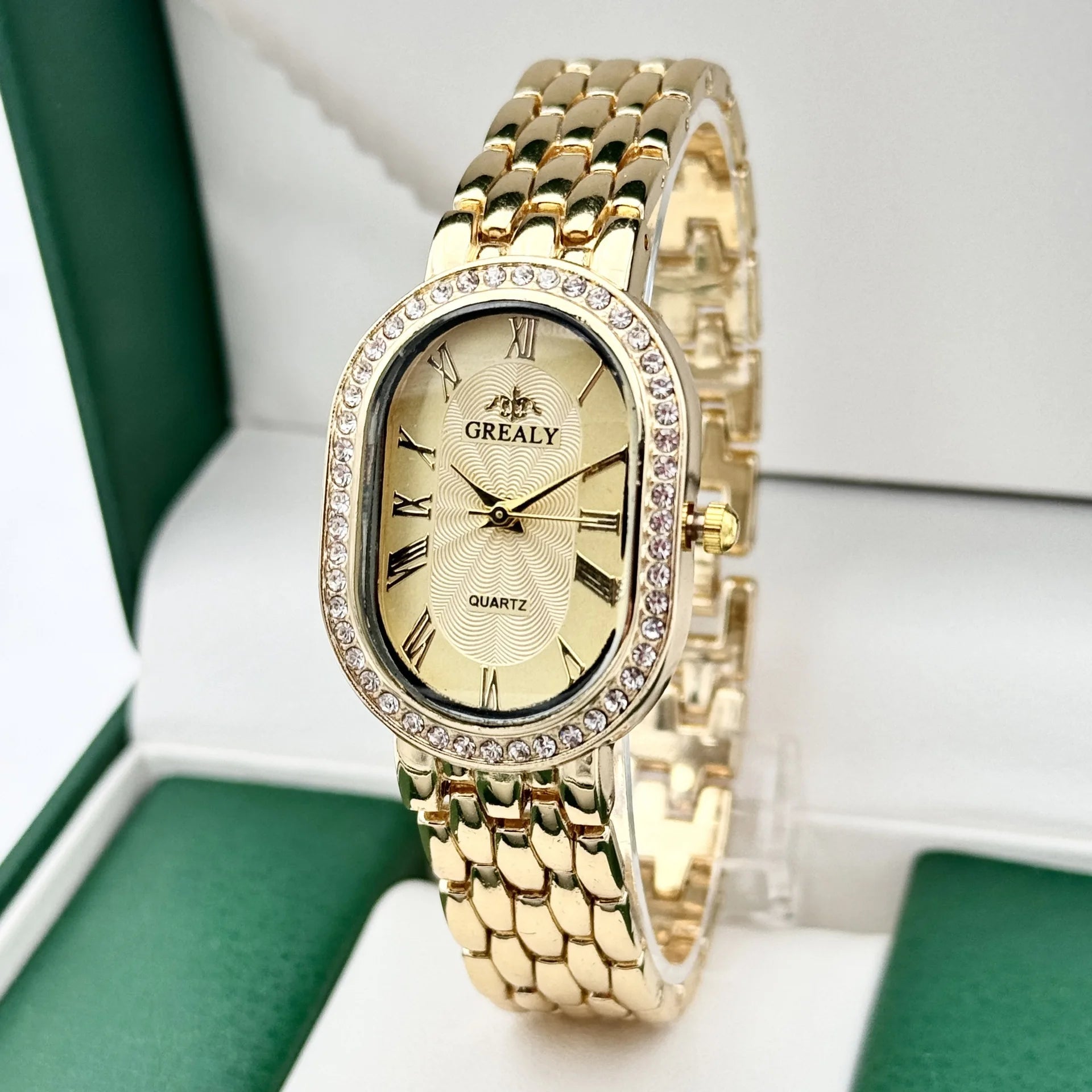 Montre Femme Luxe Ovale – Chiffres Romains & Diamants Quartz - Smiles shop